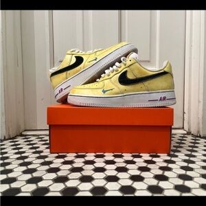 Air Force 1'07 LV8 'Peace, Love, and Basketball' size
8.5